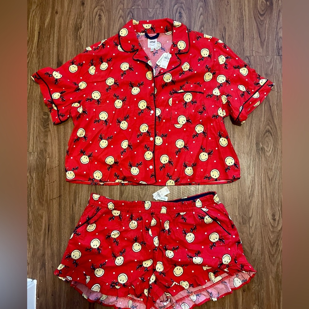Aerie Women’s Red Flannel Reindeer Smiley Face Christmas Pajamas TOP ONLY